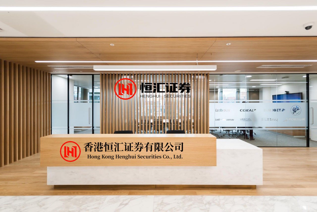 明富配资 大四财女小吴：遇到这种走势，简直防不胜防。典型的诱多陷阱，一不小心就被埋进去了！谁能想到，好不容易走出的大阳线，在攻破阻力位之后，居然马上掉头下转了。走势在高位连续坠落，一下子就完成了多空的转变...